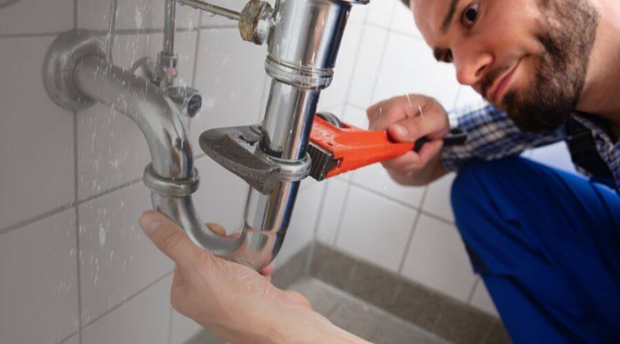 Expert burst pipe repair services in Waukau, WI